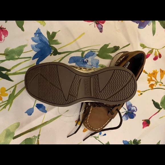 Little kids Sperry size 13. Never worn. - Picture 3 of 3